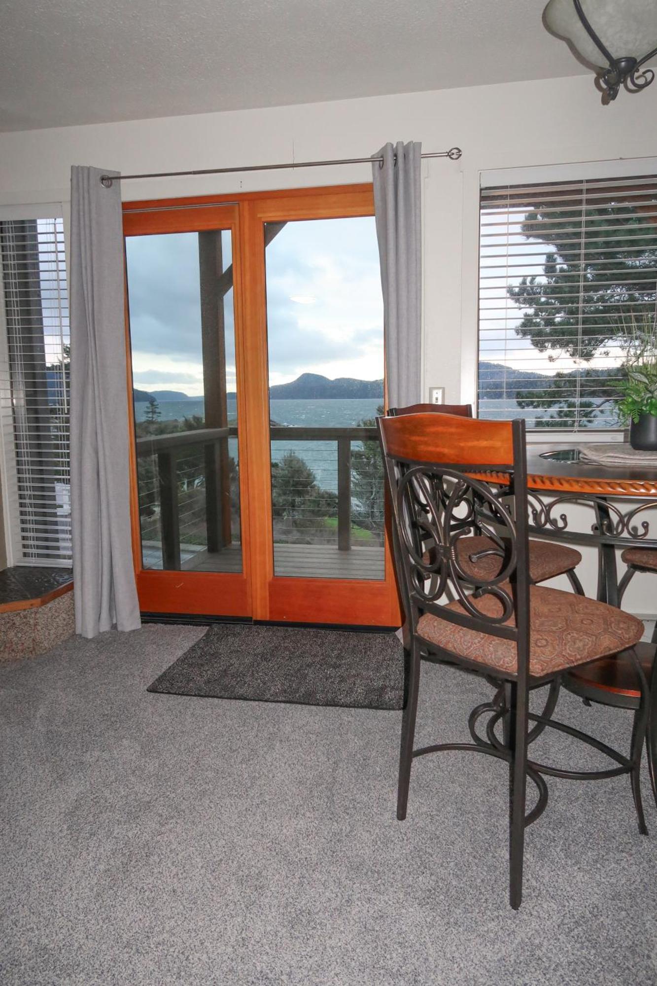 The Landmark Inn On Orcas Island Eastsound Exterior photo